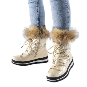 Beige patent snow boots with Bow fur