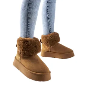 Brown snow boots decorated with Adelfia fur