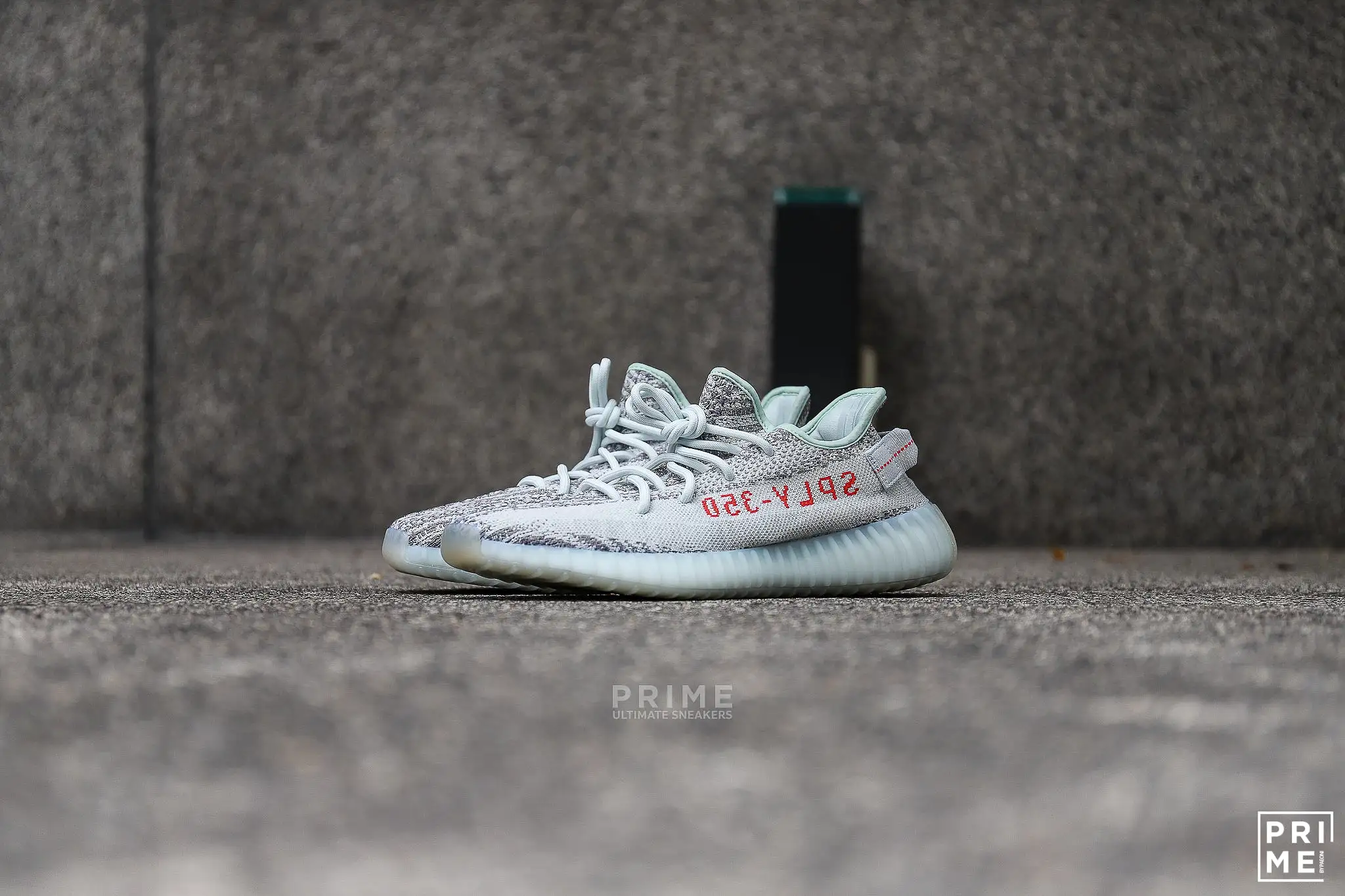 Yeezy 350 V2 Blue Tint (B37571)