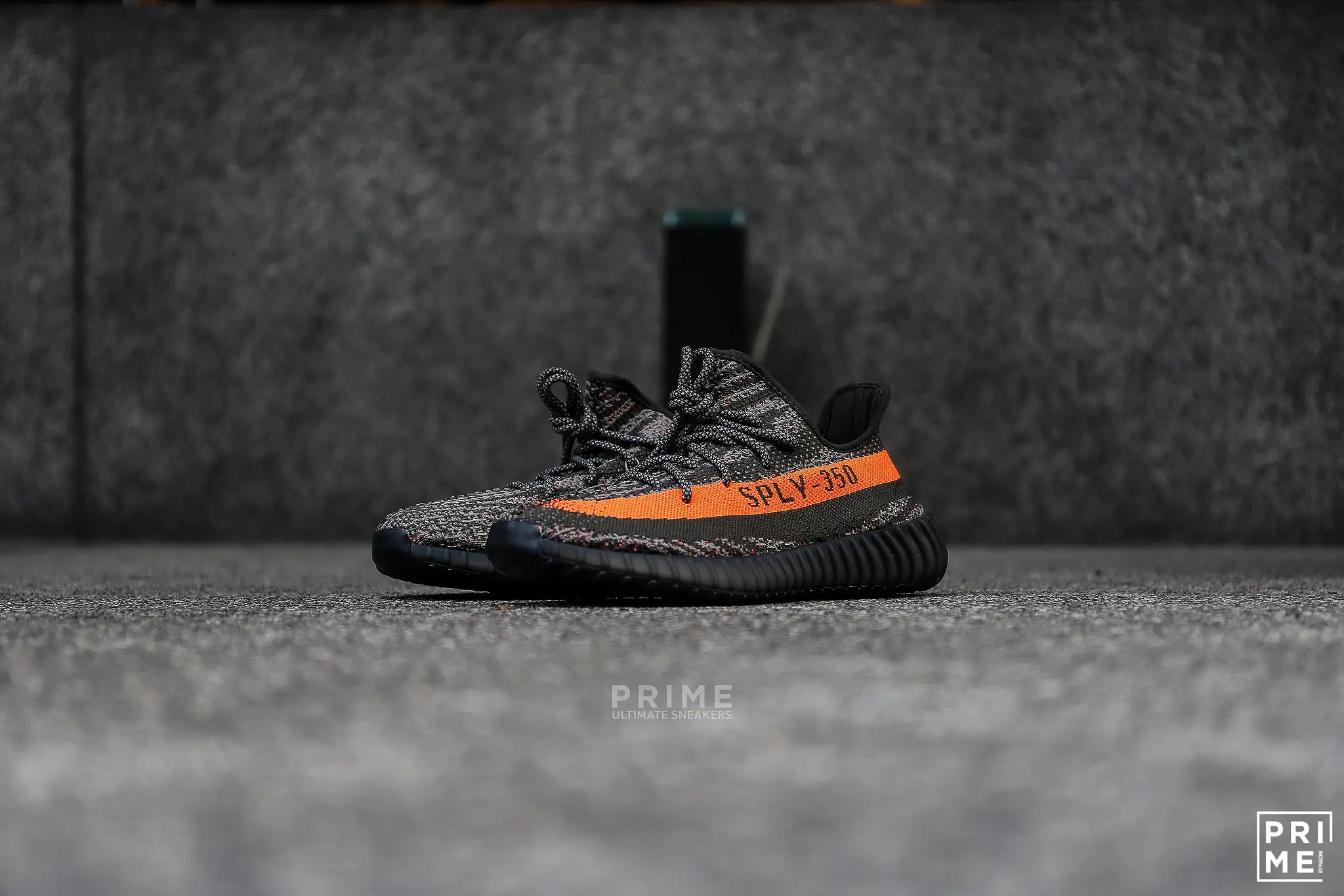 Yeezy 350 V2 Carbon Beluga (HQ7045)