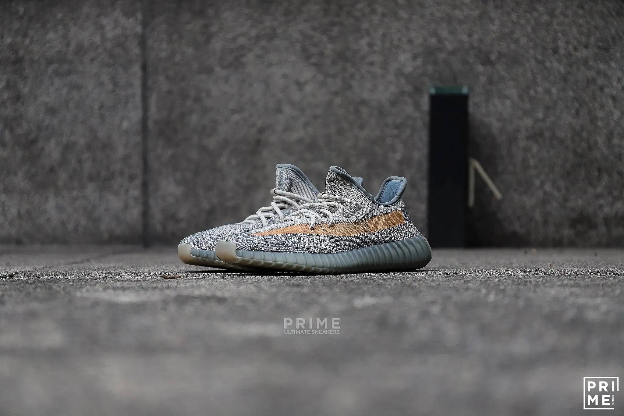 Yeezy 350 V2 Isafil (FZ5421)