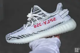 Yeezy 350 V2 Zebra (CP9654)