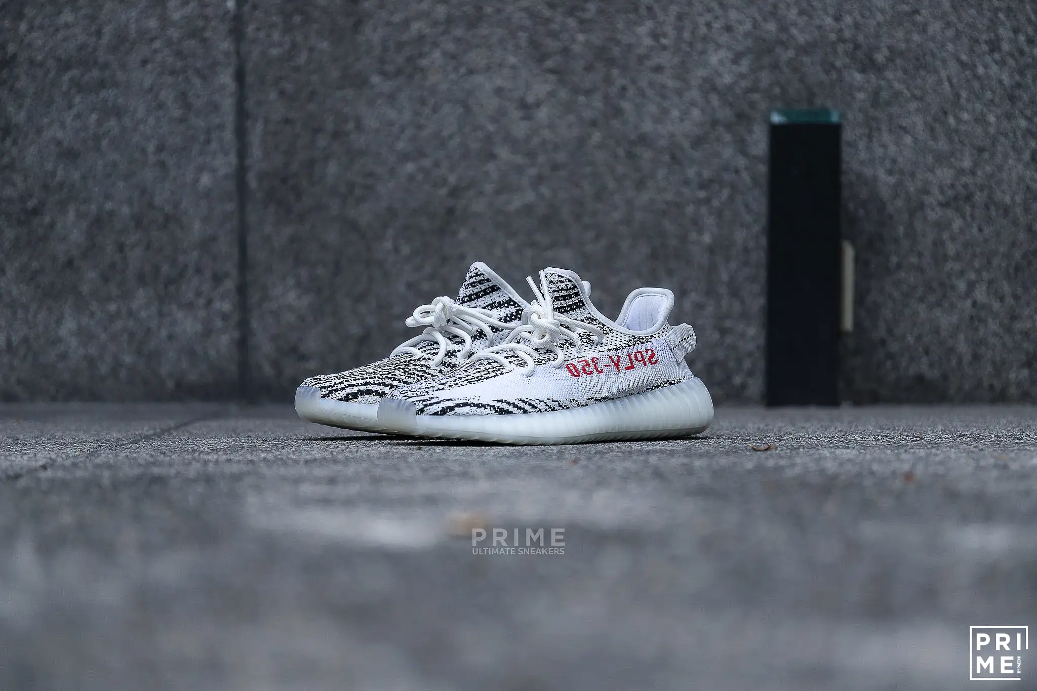 Yeezy 350 V2 Zebra (CP9654)